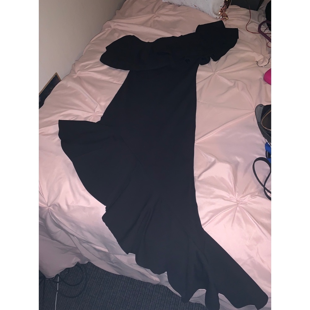 Black Ruffle One Shoulder